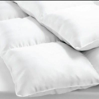 Fitlybuy Luxor white microfibre winter quilt featuring ThermoGuard insulation technology in a soft, lofty texture.