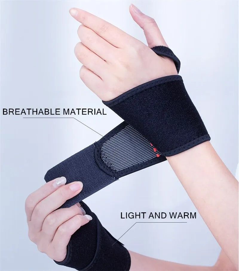 Fitlybuy self-heating black wrist band with ThermoComfort technology, featuring breathable fabric and lightweight design.