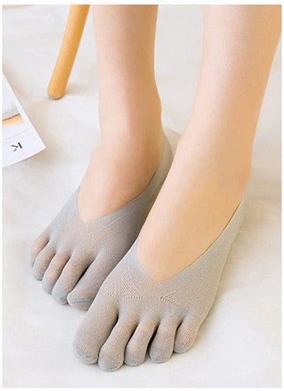 Light grey Fitlybuy compression toe socks with textured arch support worn on feet.